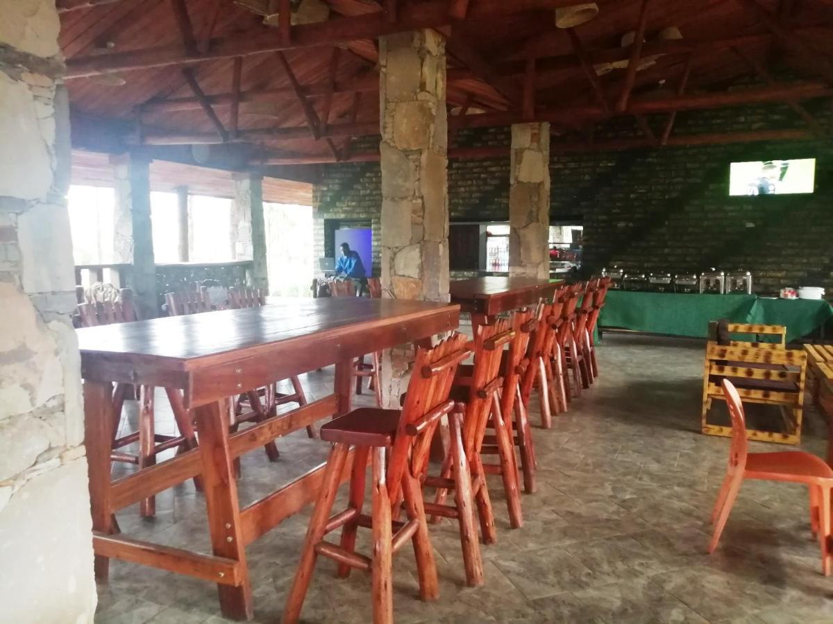 Murchison Backpackers Masindi Екстериор снимка