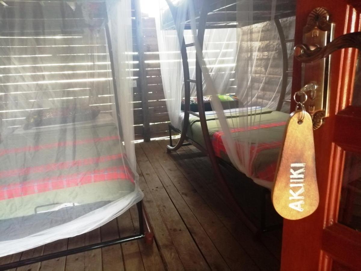 Murchison Backpackers Masindi Екстериор снимка