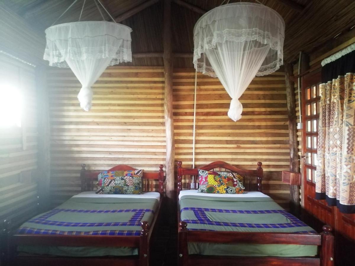 Murchison Backpackers Masindi Екстериор снимка