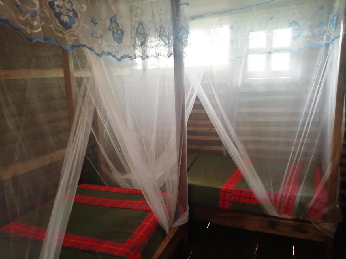 Murchison Backpackers Masindi Екстериор снимка