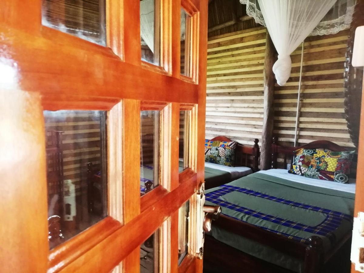 Murchison Backpackers Masindi Екстериор снимка