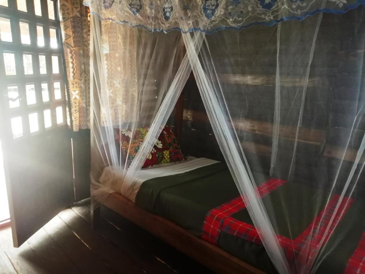 Murchison Backpackers Masindi Екстериор снимка