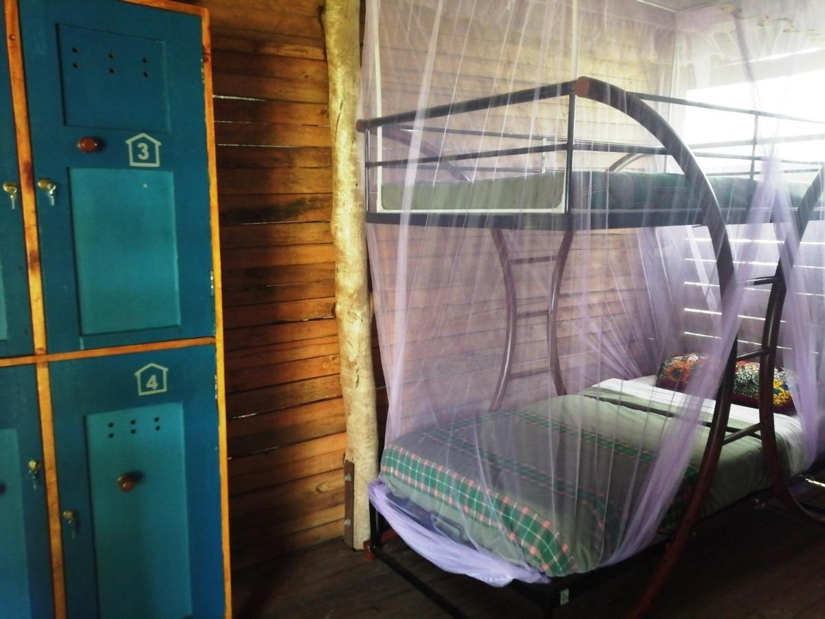 Murchison Backpackers Masindi Екстериор снимка