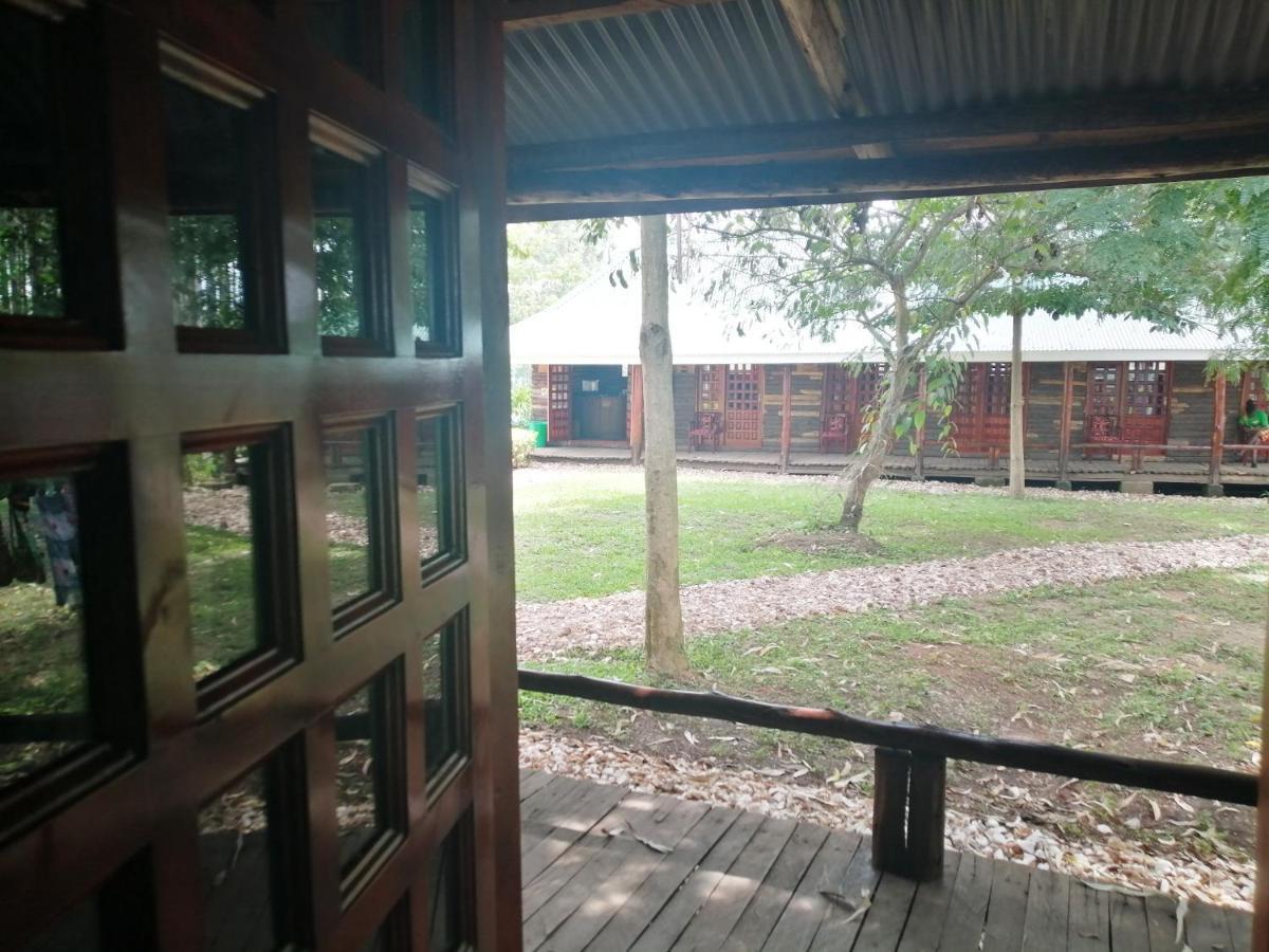 Murchison Backpackers Masindi Екстериор снимка
