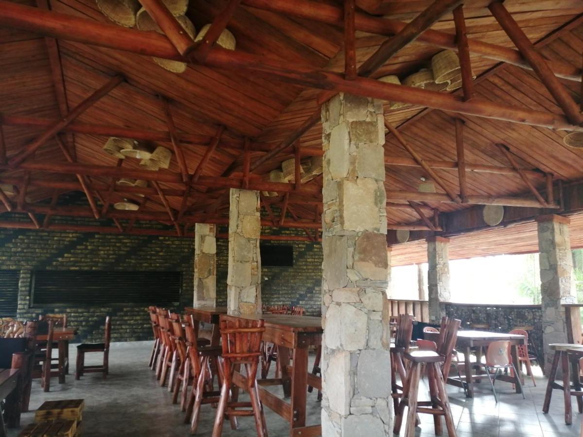 Murchison Backpackers Masindi Екстериор снимка