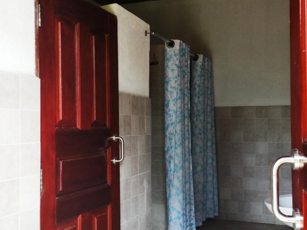 Murchison Backpackers Masindi Екстериор снимка